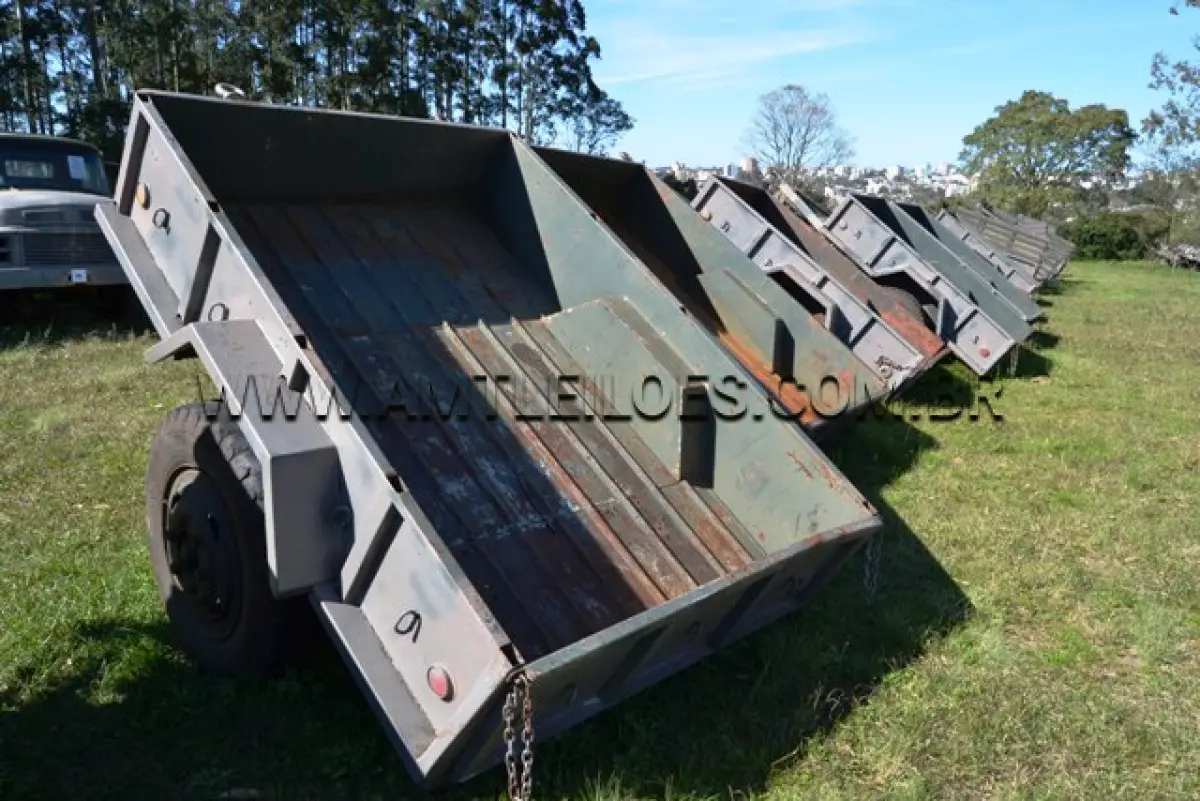 LOTE 053 - REBOQUE, CARGA, EMP G, MARCA AGR /MODELO M1C1, 3/4 Ton, 2 RODAS ANO: 1981 CHASSI: ‘340608200037