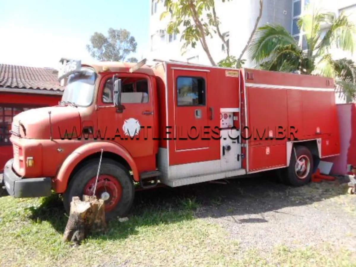 LOTE 010 - MARCA/MODELO: CAMINHÃO M. BENZ / L 1113; ANO/MODELO: 1982/1982