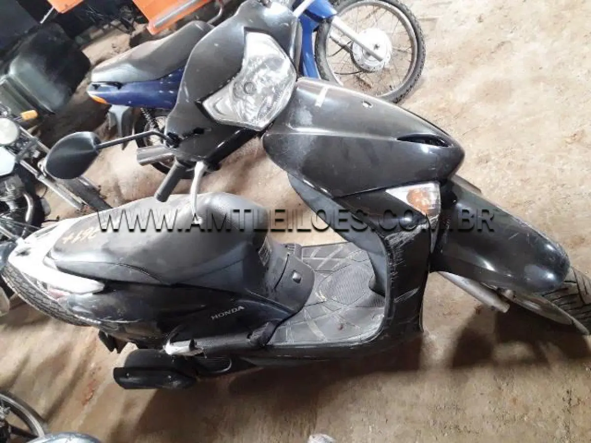 LOTE 361 - HONDA/LEAD 110, PLACA: IRA6484, ANO: 2010/2010