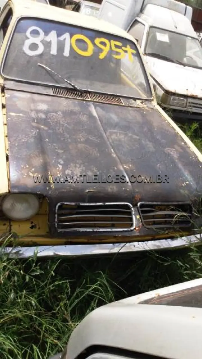 LOTE 095 - SUCATAS: GM/CHEVETTE (+), ANO: 1978/1978, PLACA: IBD8480; VW/LOGUS GL (+), ANO: 1993/1993, PLACA: IBA5335; VW/FUSCA 1300, ANO: 1976/1976, PLACA: IEU6249; GM/CHEVETTE, ANO: 1981/1981, PLACA: ICA3027; VW/POINTER CLI 1.8 (+), ANO: 1995/1995, PLACA: AFK4627