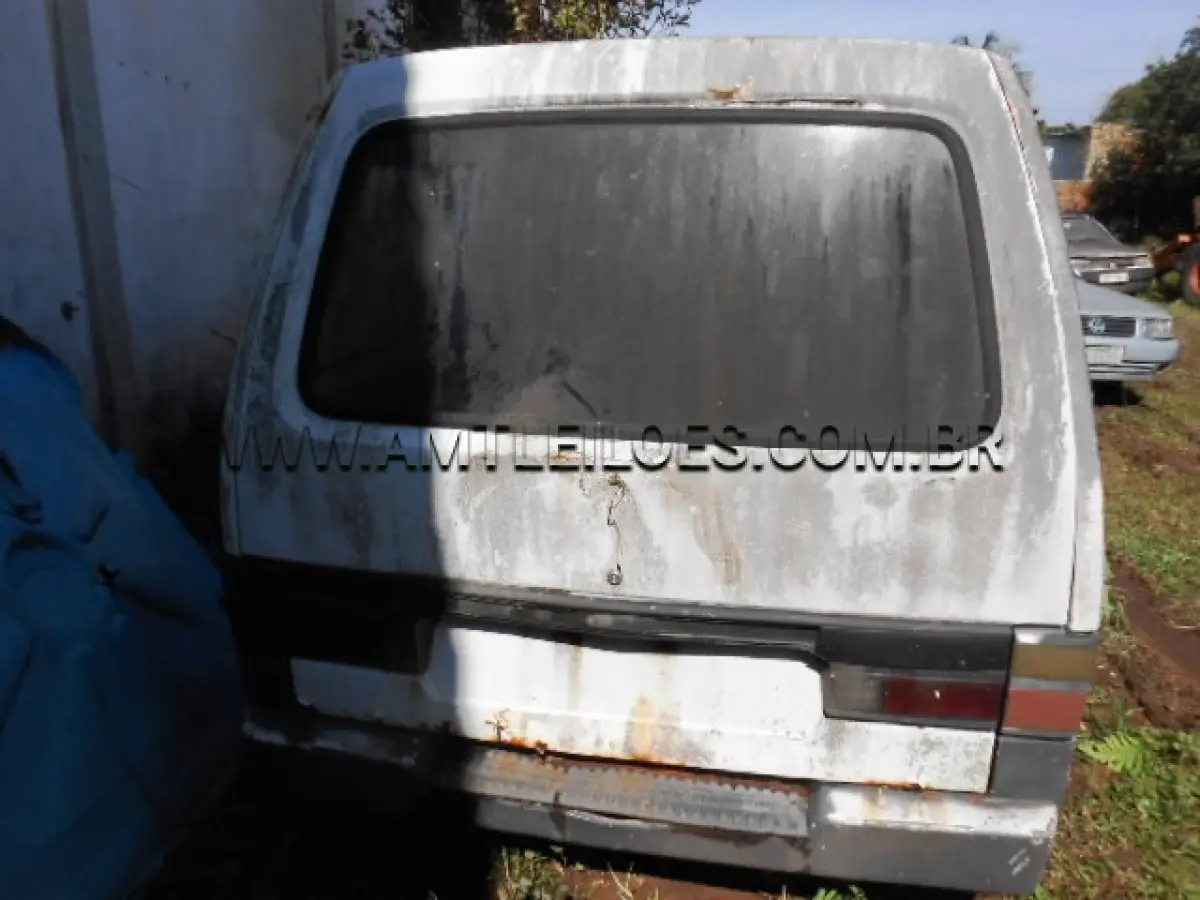 LOTE 022 - SUCATA - MARCA/MODELO: I/KIA BESTA;ANO/MODELO: 1997/1998