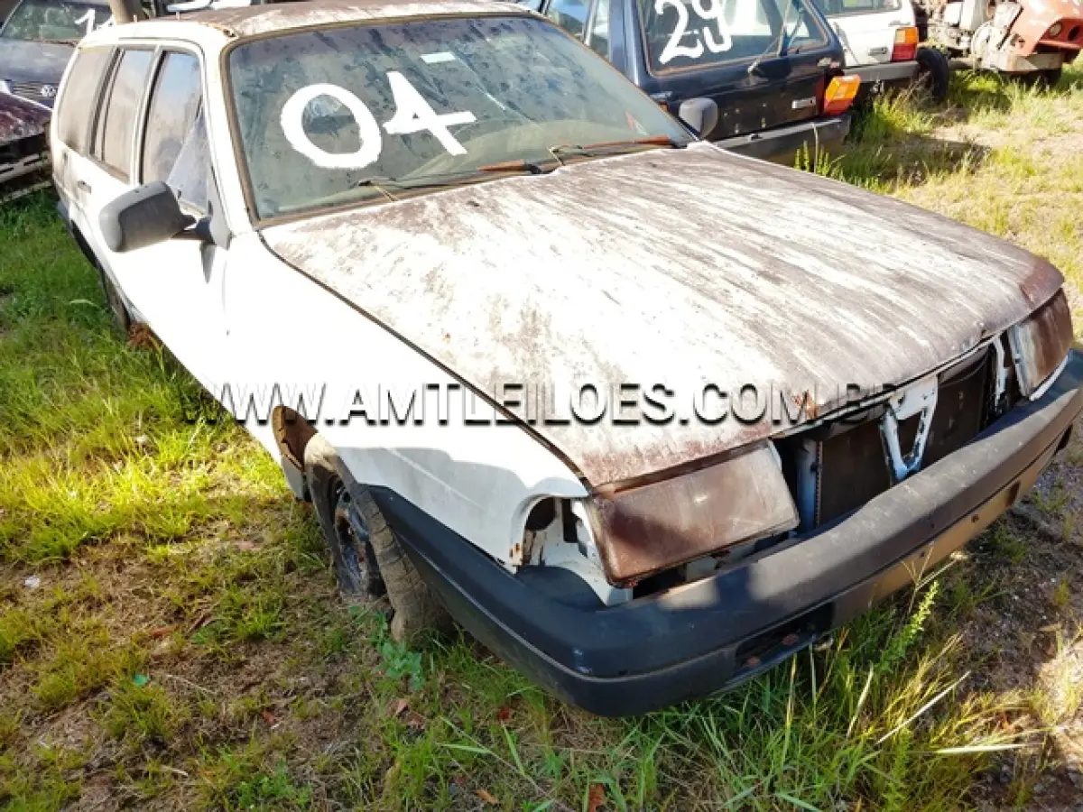 LOTE 004 - MARCA/MODELO: VTNE CAMINHÃO EMP GE LA1418/51 5T 4X4 MERCEDES-BENZ;ANO: 2002;CHASSI: 9BM3841142B319929
PLACAS: Vtr Op;MOTOR: 37696210546102
MARCA/MODELO: VTP EMP GE QUANTUM 1.8 MI 5PSG 4X2 ;VW
ANO: 1992/1993;CHASSI: 9BWZZZ33ZNPO49283;
PLACAS: ADK-4173;MOTOR: UD279458
* DPVAT/2018 – Não pago (valor: R$ 45,55) * DPVAT/2019 – Não pago (valor: R$ 16,15)