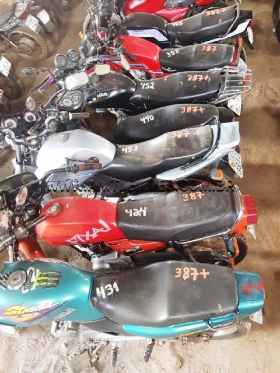 LOTE 387 - SUCATAS: HONDA/CG 125 FAN (+), ANO: 2007/2007, PLACA: INR9295; HONDA/CG 125, ANO: 1985/1985, PLACA: IFH1892; HONDA/CG 125 TODAY (+), ANO: 1989/1989, PLACA: IEE4182; HONDA/CBX 200 STRADA (+), ANO: 1998/1998, PLACA: IIN0806; HONDA/CG 125, ANO: 1985/1985, PLACA: IFC9331; YAMAHA/FACTOR YBR125 ED (+), ANO: 2009/2009, PLACA: ISH3813; HONDA/BIZ 125 ES (+), ANO: 2009/2009, PLACA: IQC3058