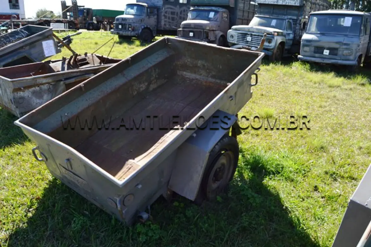 LOTE 057 - REBOQUE, ¼ Ton, 2R/ MARCA SANVAS/MODELO MK250W ANO: 1974 CHASSI: 05475