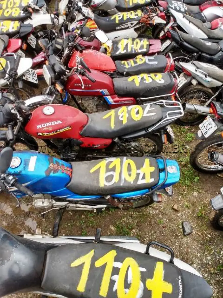 LOTE 110 - SUCATAS: HONDA/XR 200R (+), ANO: 1998/1998, PLACA: IHW8224, HONDA/CG 125, ANO: 1985/1985, PLACA: IFG0166; HONDA/ML 125, ANO: 1983/1983, PLACA: IGG3796, HONDA/CG 125 TITAN KS, ANO: 2001/2001, PLACA: IJW0674; YAMAHA/YBR 125E (+), ANO: 2004/2004, PLACA: IMA1713; YAMAHA/YBR 125ED (+), ANO: 2004/2005, PLACA: IMG0298; HONDA/CG 150 TITAN ESD (+), ANO: 2008/2009, PLACA: IPM5647