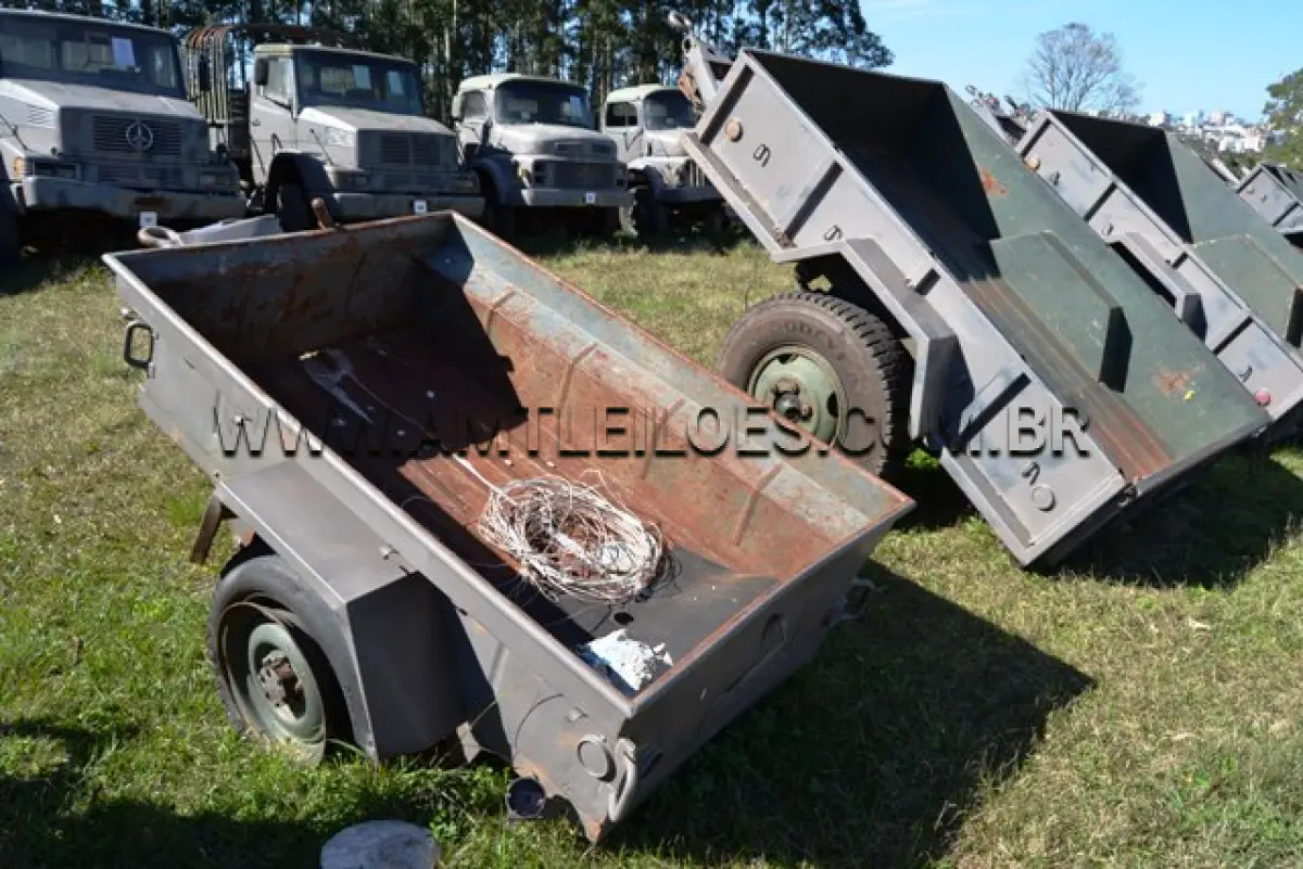 LOTE 055 - REBOQUE, ¼ Ton, 2R/ MARCA SANVAS/MODELO MK250W ANO: 1974 CHASSI: 00275