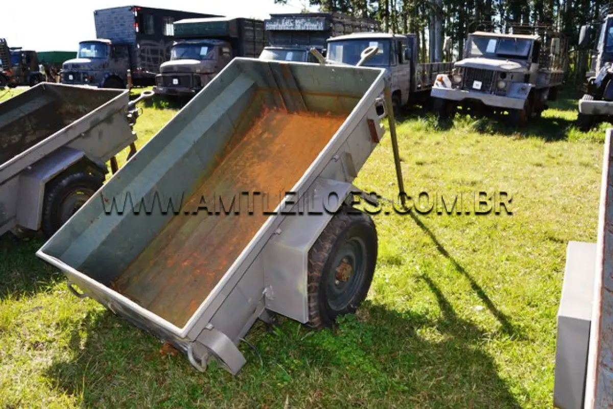 LOTE 056 - REBOQUE, ¼ Ton, 2R/ MARCA SANVAS/MODELO MK250W ANO: 1974 CHASSI: 03175