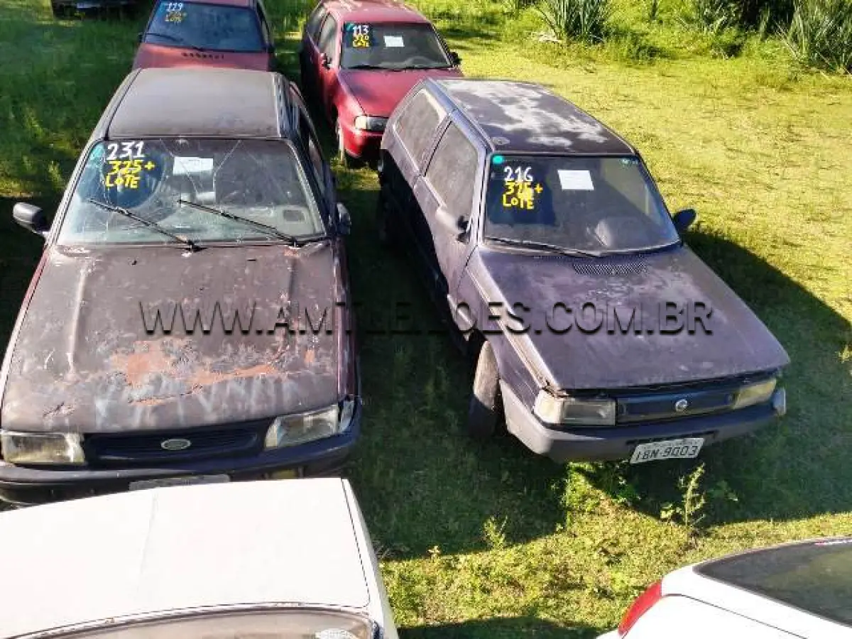 LOTE 325 - SUCATAS: FIAT/UNO CS (+), ANO: 1990/1990, PLACA: IBN9003; FORD/VERSAILLES 2.0 GL (+), ANO: 1991/1992, PLACA: IBK6554; VW/PASSAT, ANO: 1976/1977, PLACA: IBT8151; GM/CHEVETTE, ANO: 1976/1976, PLACA: IDK5459; GM/CORSA WIND (+), ANO: 1995/1996, PLACA: IEG6674; IMP/VW GOL CL 1.6 MI (+), ANO: 1997/1997, PLACA: IGE2671; IMP/FIAT SIENA HL (+), ANO: 1997/1998, PLACA: IGU3757