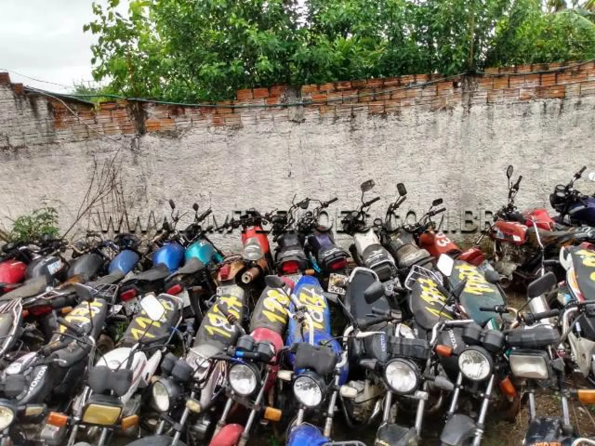 LOTE 113 - SUCATAS: HONDA/CG 125 TODAY (+), ANO: 1989/1989, PLACA: IFA3373; HONDA/CG 125 TITAN, ANO: 1996/1996, PLACA: IFE0863; HONDA/CG 125 (+), ANO: 1986/1986, PLACA: IFE9921; JTA/SUZUKI EN125 YES (+), ANO: 2005/2005, PLACA: IMM5712; HONDA/CG 125 TITAN KS (+), ANO: 1999/2000, PLACA: IJI0215; HONDA/CG 125 TITAN KS (+), ANO: 2000/2001, PLACA: IJS7426; HONDA/CG 150 TITAN KS, ANO: 2004/2004, PLACA: ILX5227; HONDA/CG 125 FAN (+), ANO: 2007/2007, PLACA: INT6537
