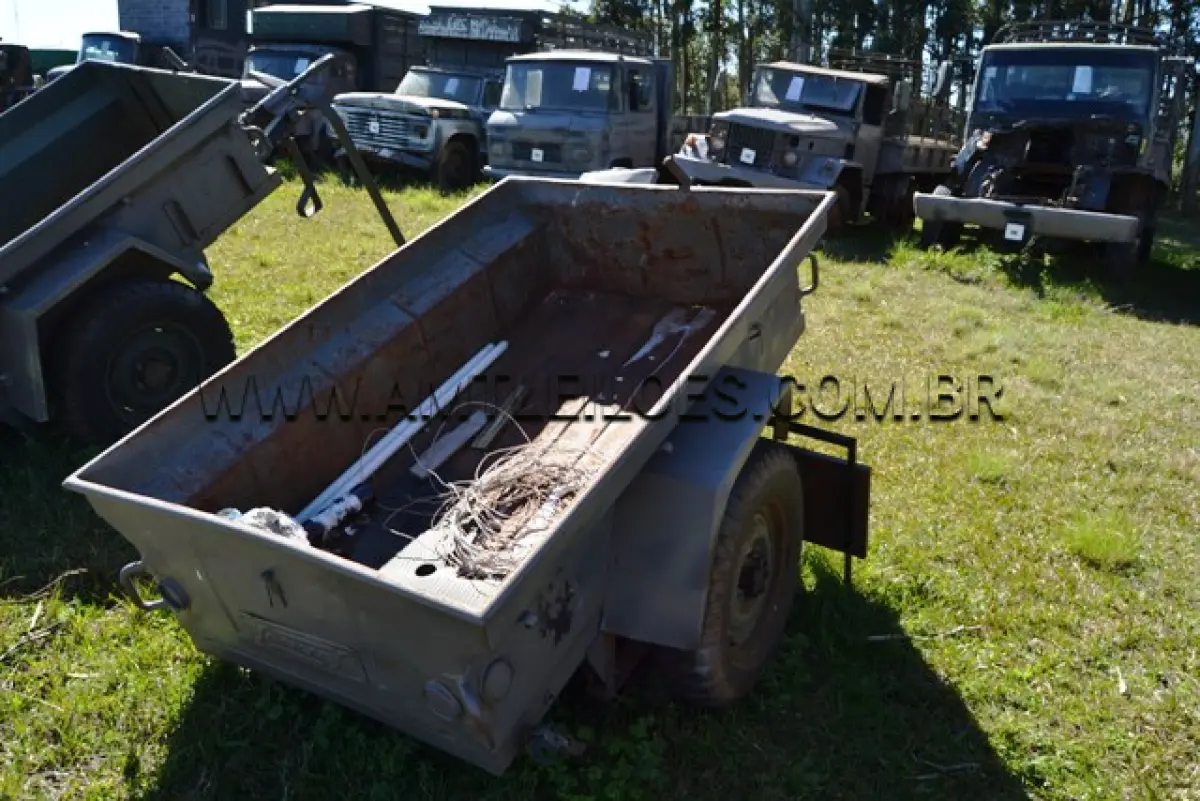 LOTE 055 - REBOQUE, ¼ Ton, 2R/ MARCA SANVAS/MODELO MK250W ANO: 1974 CHASSI: 00275