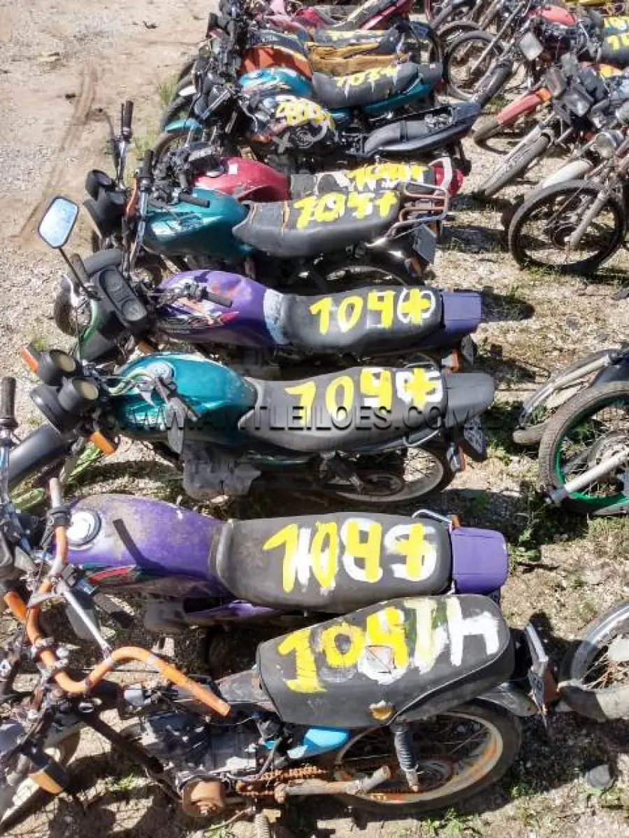 LOTE 104 - SUCATAS: HONDA/CG 125 TITAN (+), ANO: 1999/2000, PLACA: IJF5193; HONDA/CG 125, ANO: 1982/1982, PLACA: IEX0060; SUNDOWN/MAX 125 SE (+), ANO: 2005/2005, PLACA: IMR4459; HONDA/CG 125 TITAN (+), ANO: 1998/1999, PLACA: III0834; HONDA/CG 125 TITAN KS (+), ANO: 2001/2002, PLACA: IKJ7355; HONDA/CG 125 TITAN KS (+), ANO: 2002/2002, PLACA: IKN7804; YAMAHA/YBR 125E (+), ANO: 2000/2001, PLACA: IJV1540