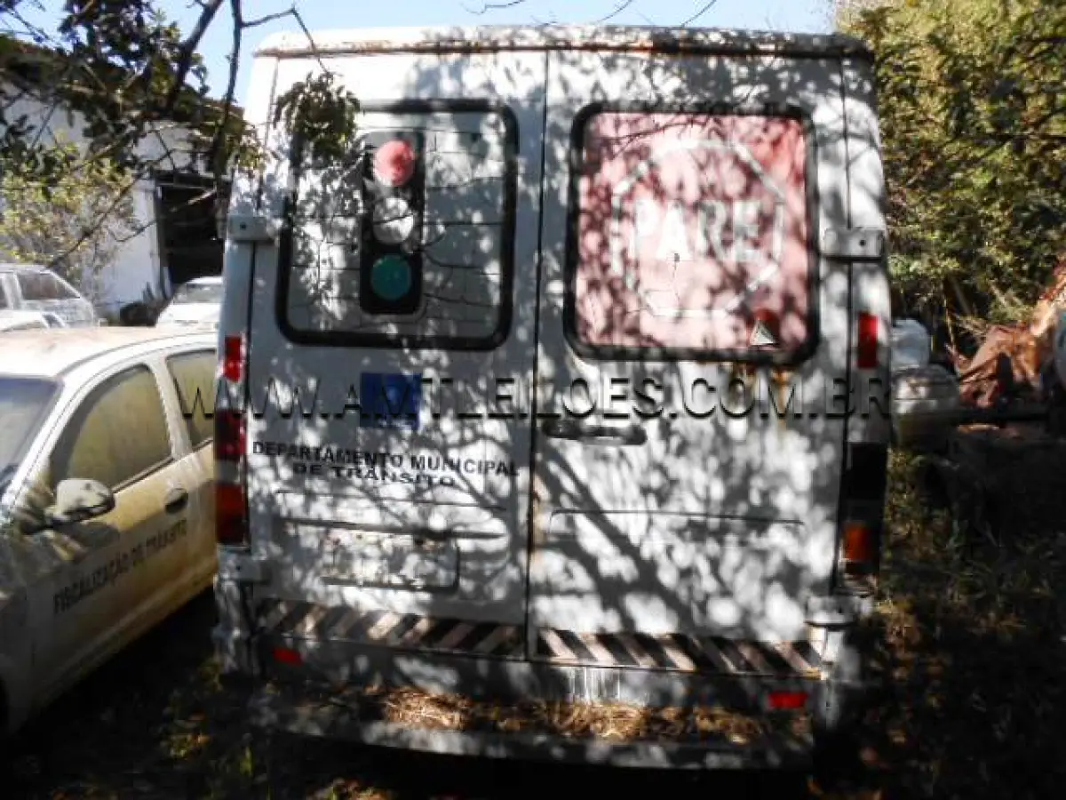 LOTE 001 - MARCA/MODELO: IMP/M BENZ 310D SPRINTERF; ANO: 1998/1998