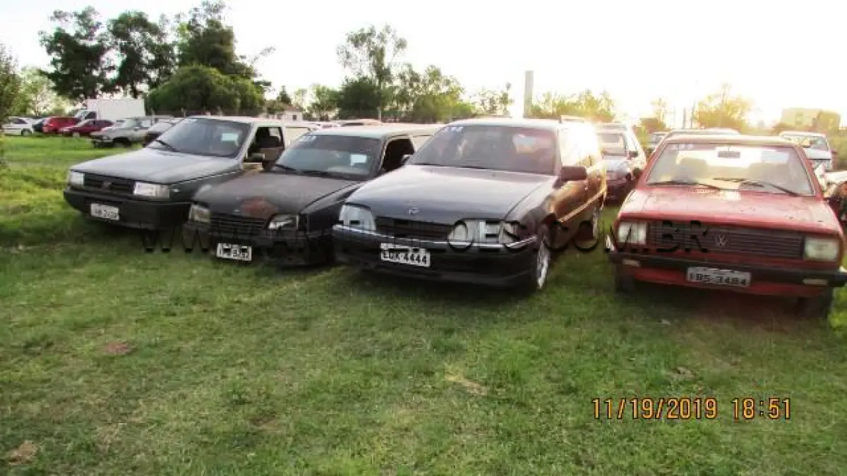 LOTE 031 - SUCATAS: VW/GOL S, ANO: 1981/1981, PLACA: IBS3484, 
GM/OMEGA SUPREMA GLS, ANO: 1996/1996, PLACA: EQK4444, GM/KADETT IPANEMA SL (+), ANO: 1992/1993, PLACA: IFQ9262; FIAT/UNO MILLE EX (+), ANO: 1998/1998, PLACA: IHK2422