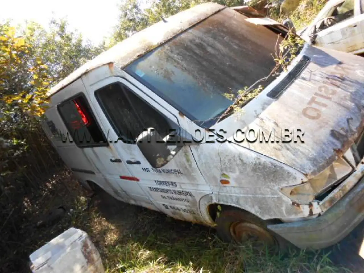 LOTE 001 - MARCA/MODELO: IMP/M BENZ 310D SPRINTERF; ANO: 1998/1998