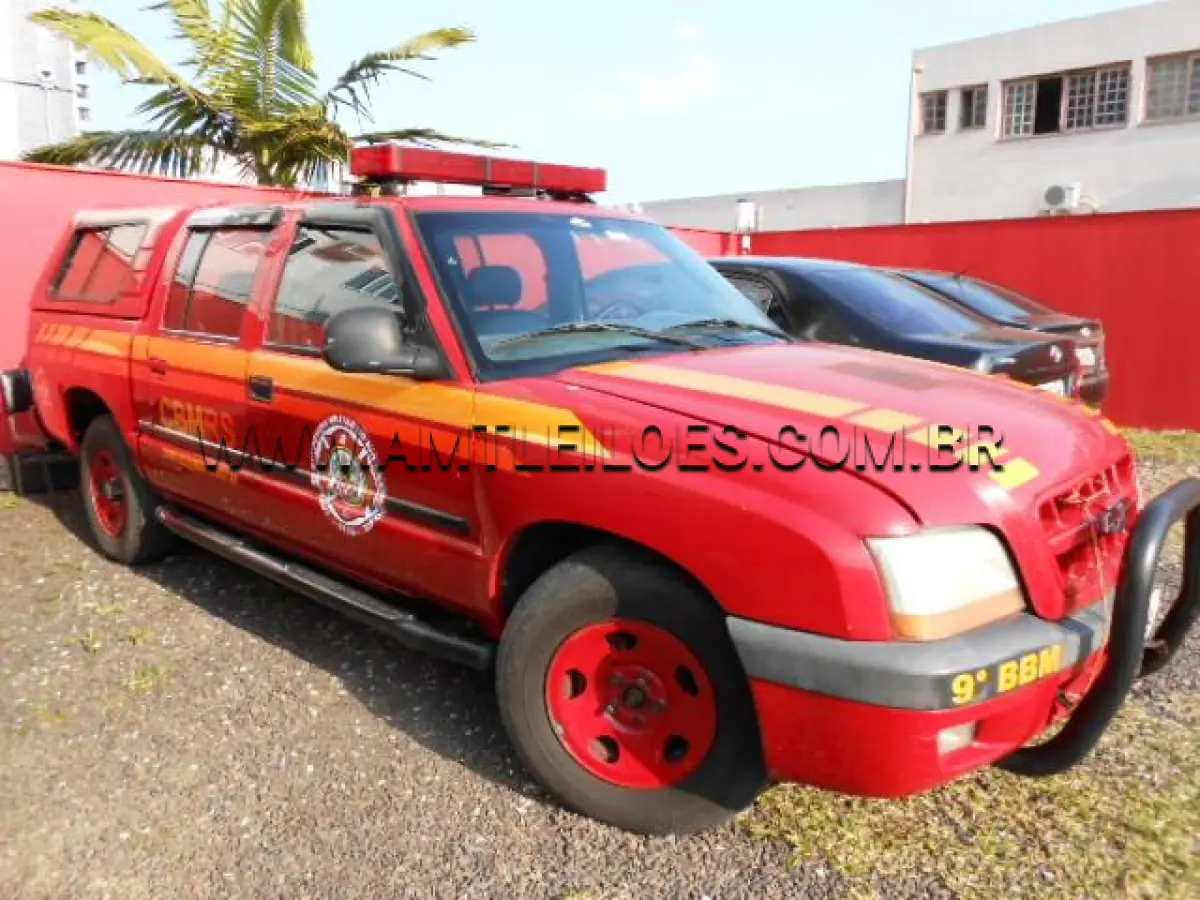 LOTE 011 - MARCA/MODELO: CAR/CAMINHONETE CAB DUPLA GM/S10 2.8 D 4X4; ANO/MODELO: 2001/2002