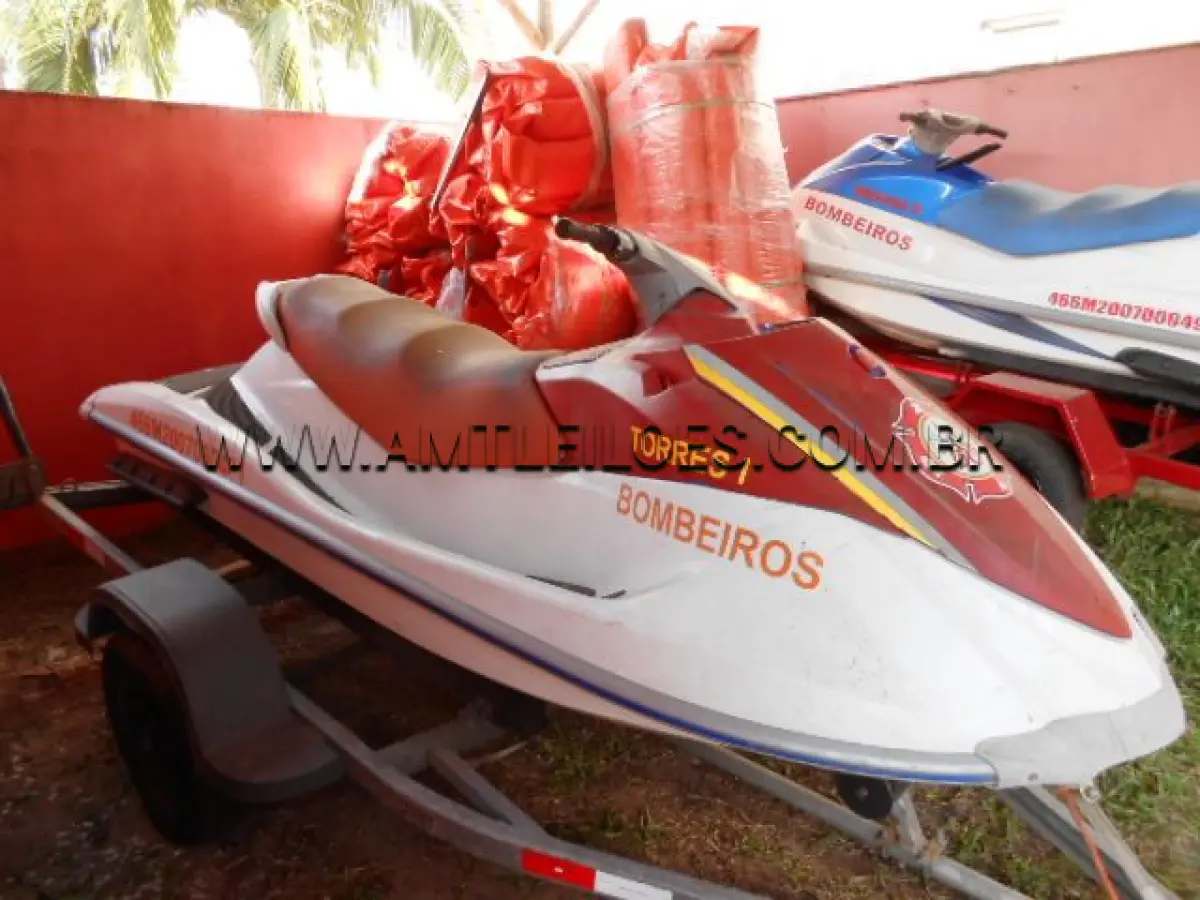LOTE 013 - MARCA/MODELO: MOTO AQUÁTICA YAMAHA/ VX SPORT; ANO/MODELO: 2006