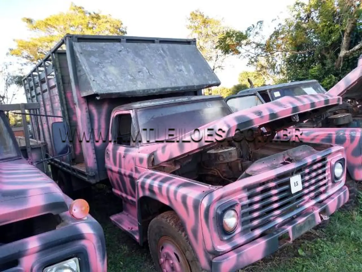 LOTE 015 - MARCA/MODELO: CAMINHÃO FORD/ F600, DIESEL, 
4 x 2, 7 Ton ; ANO: 1974
CHASSI:  F62GA761033                             
MOTOR: F357BD5252