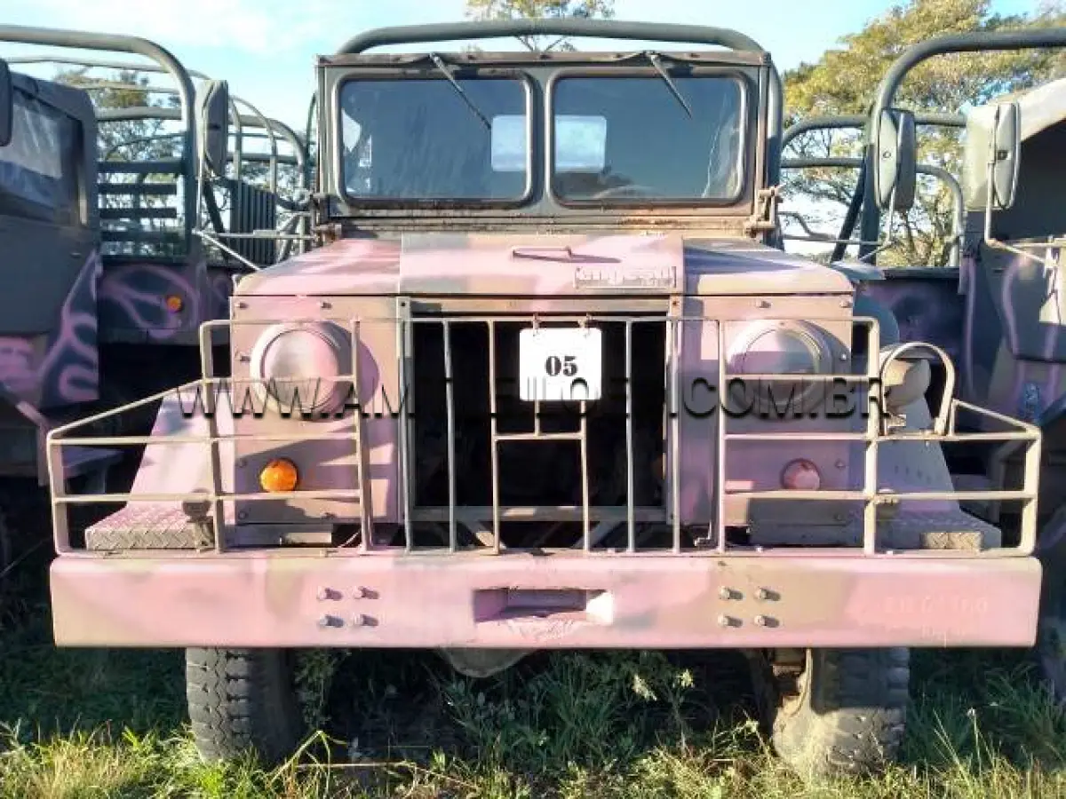 LOTE 005 - MARCA/MODELO: CAMINHÃO ENGESA / EE25/EF2521, 2 1/2 Ton, 6 x 6 ; ANO: 1981
CHASSI: 9BB025312BJ000752