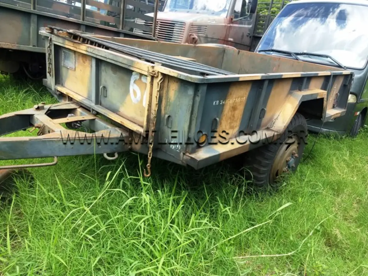 LOTE 067 - REBOQUE CARGA EMP GE M104 1 1/2T 2R FRUEHAUF 1963