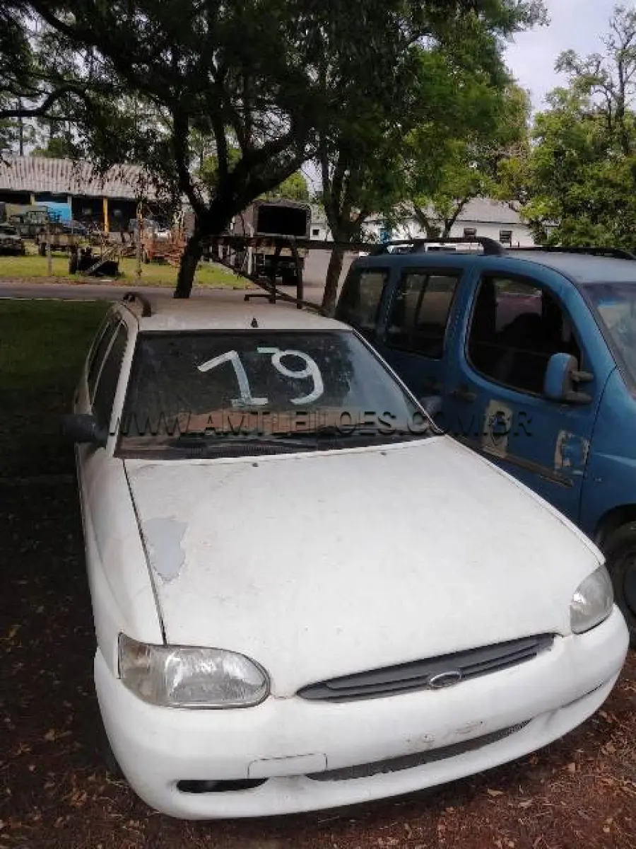 LOTE 019 - FORD ESCORT , 5 PSG, ANO 2002/2003, PLACA: IKX3131