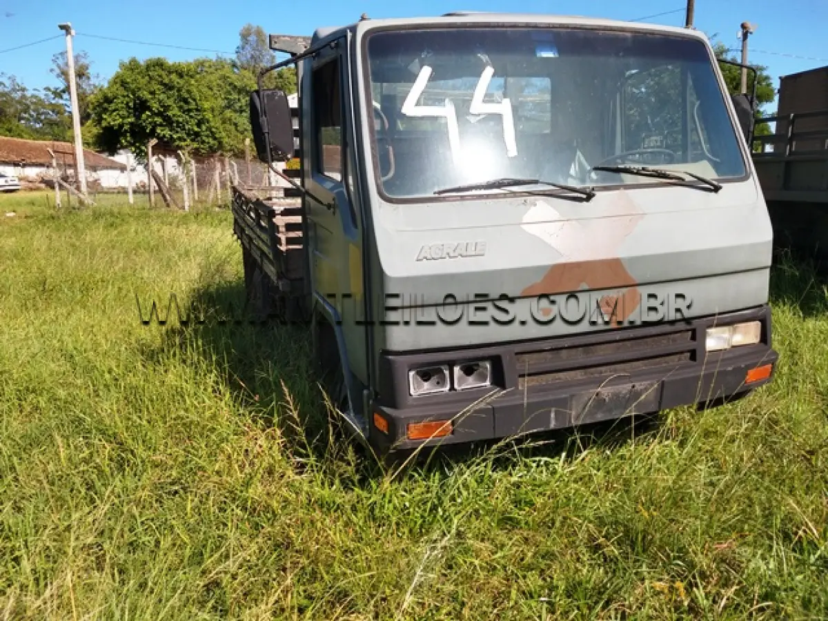 LOTE 044 - MARCA/MODELO: VIATURA DE TRANSPORTE NÃO ESPECIALIZADO/ AGRALE 1800D
ANO: 1991 ; CHASSI: 9BYC02C2LMC002293
PLACAS: IGD 3007 ; MOTOR: (01)