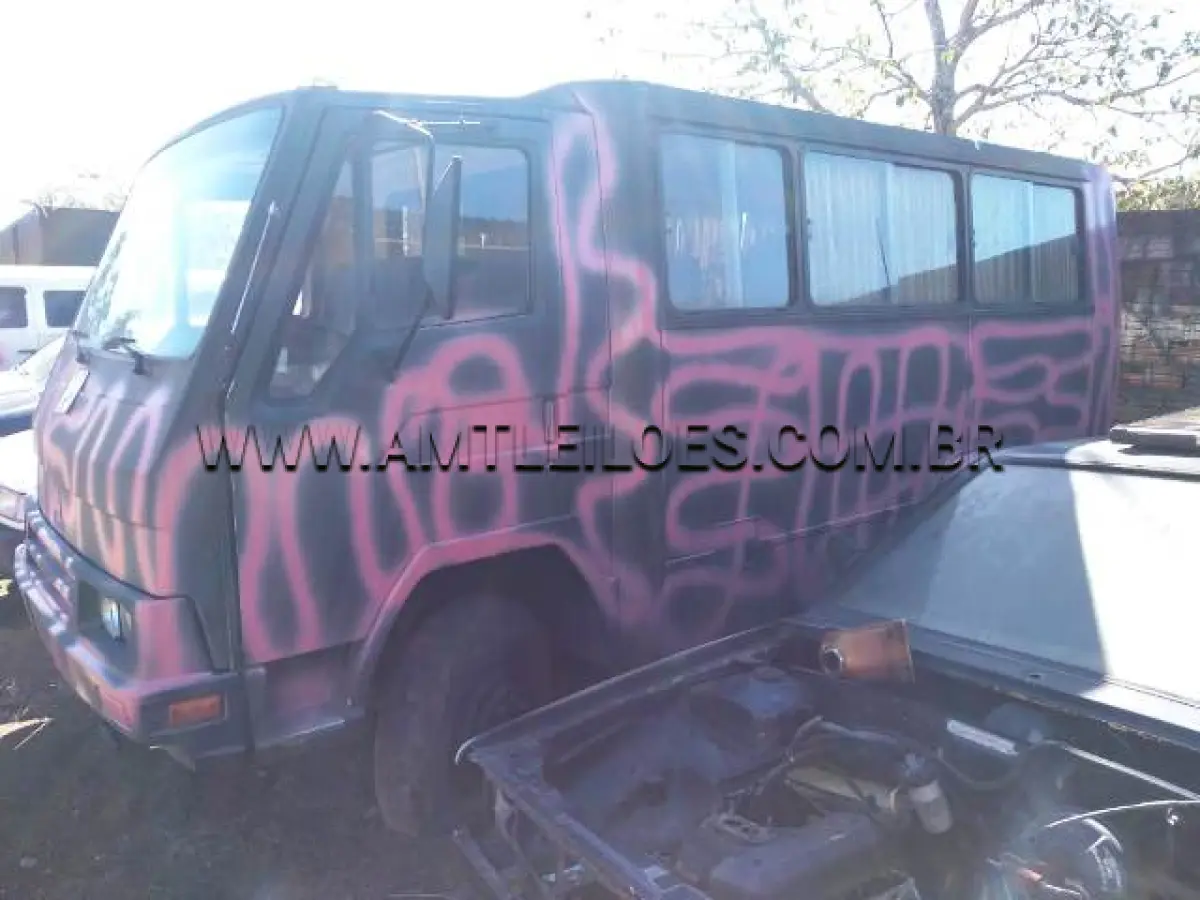 LOTE 020 - MARCA/MODELO: MICRO ÔNIBUS AGRALE/ 1800, 17 Psg, 4 x 2 ; ANO: 1990
CHASSI: 9BYC02D2LLC001524
MOTOR: LD8811B3812450