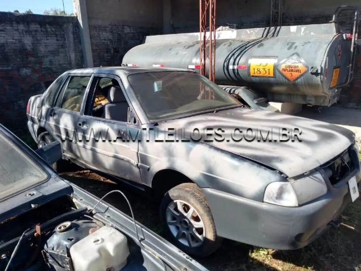 LOTE 018 - MARCA/MODELO: VW SANTANA / 2.0, 05 Psg, 4 x 2
ANO: 2001
CHASSI: 9BWAE03X41P015436
MOTOR: UQH028993