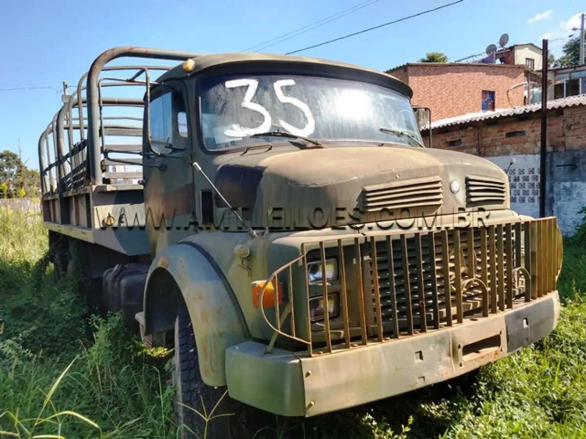 LOTE 035 - MARCA/MODELO: VIATURA DE TRANSPORTE NÃO ESPECIALIZADO / MERCEDES BENZ LG1213-AT7; 2 1-2 T;OD;6X6
ANO: 1971 ; CHASSI: 34550115000879
PLACAS: Vtr OP ; MOTOR: 34496315001302
