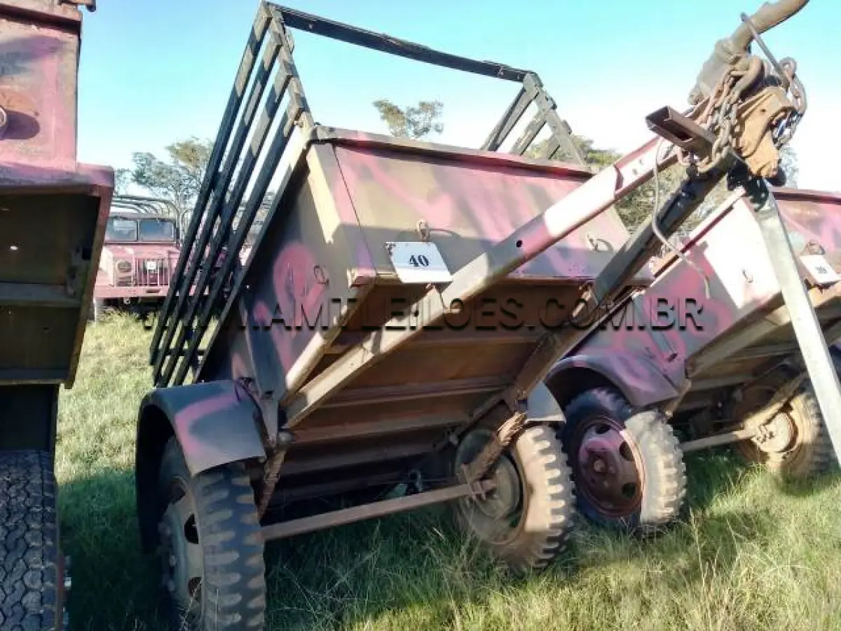 LOTE 040 - REBOQUE, MARCA TRUCK ENGENERING BENHUR, MODELO K52, 1 Ton, 2 RODAS
ANO: 1942 ; CHASSI: 3109015