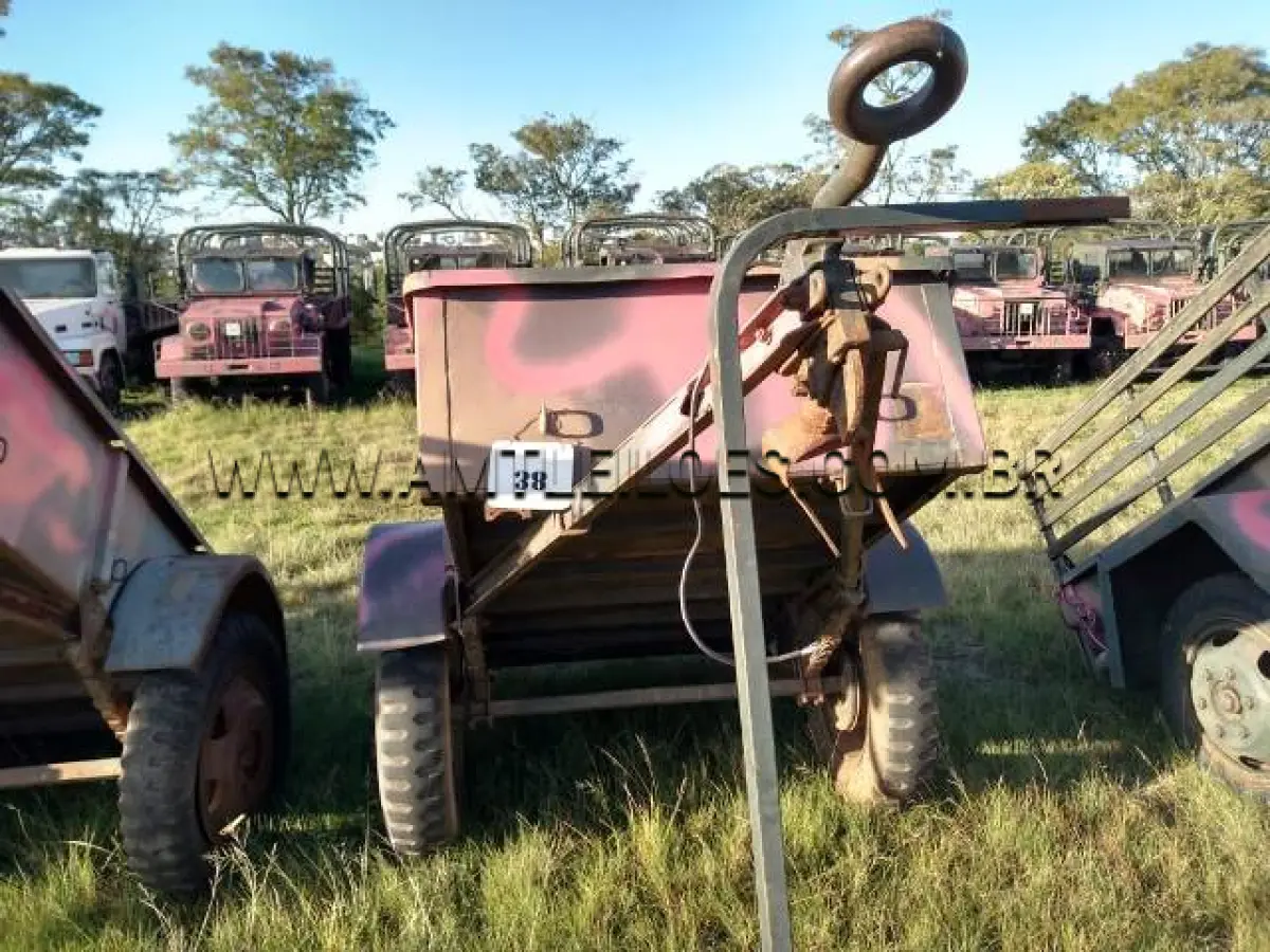 LOTE 038 - REBOQUE, MARCA TRUCK ENGENERING BENHUR, MODELO K52, 1 Ton, 2 RODAS
ANO: 1942 ; CHASSI: 249