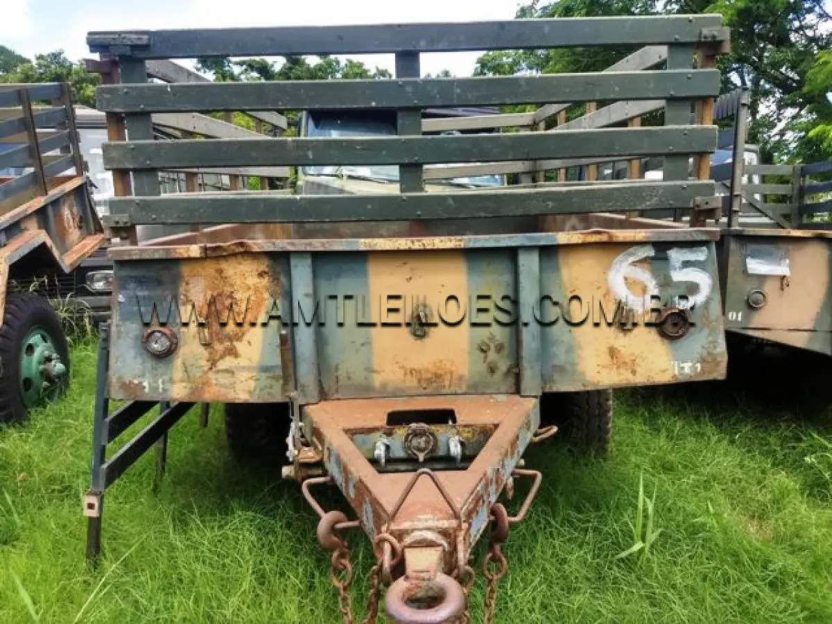 LOTE 065 - REBOQUE CARGA EMP GE M104 1 1/2T 2R FRUEHAUF 1963