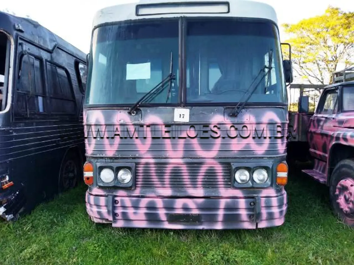 LOTE 017 - MARCA/MODELO: ONIBUS/ SCANIA K113 CL, 
46 Psg, 4 x 2 ; ANO: 1989
CHASSI: 9BSKC4X2BK3457305                                  
MOTOR: nº 3068006