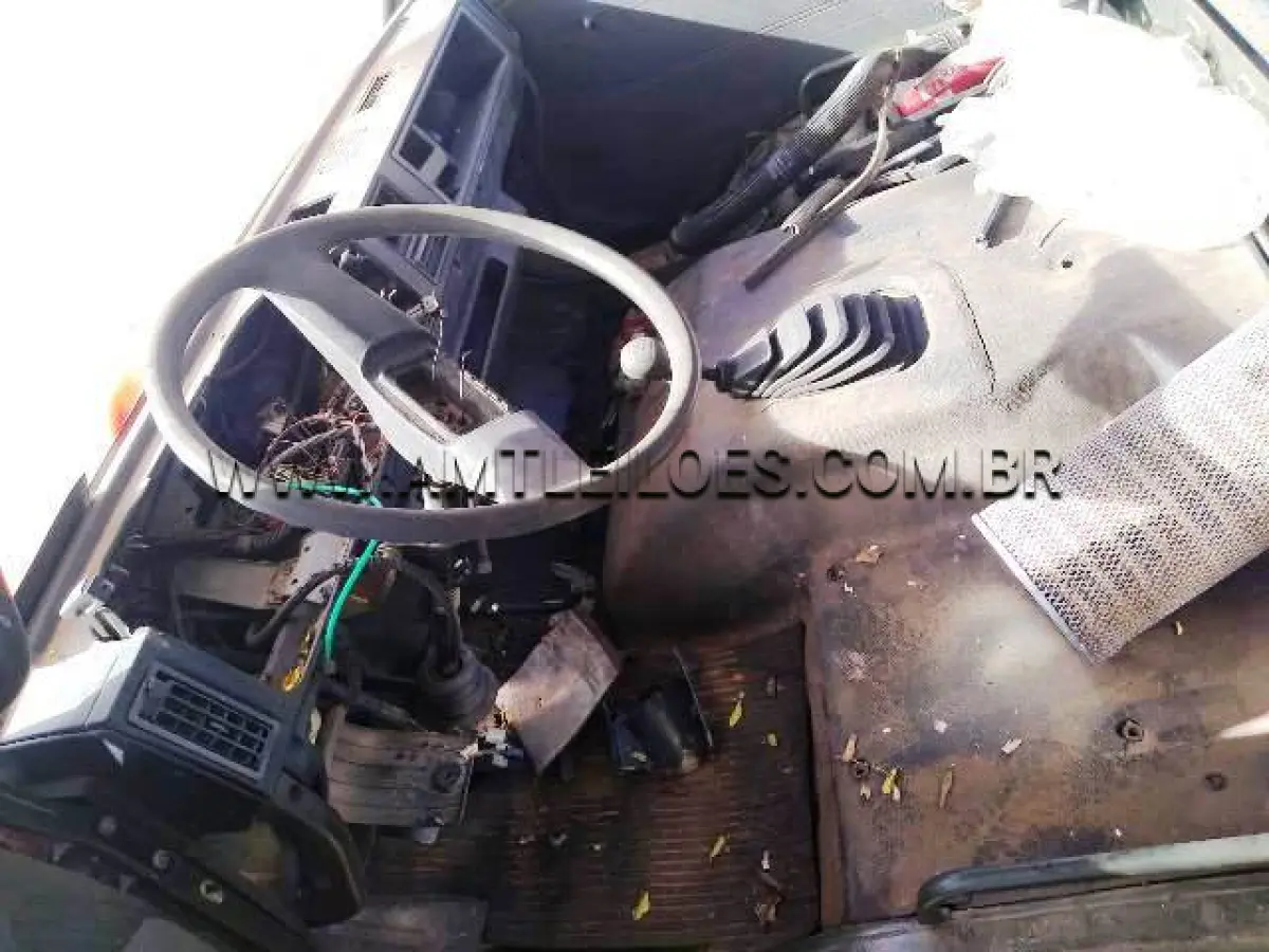 LOTE 013 - MARCA/MODELO: CAMINHÃO VW/ 16.170 BT, 11 Ton, 4 x 2 ; ANO: 1995
CHASSI: 9BWYTAGF8SDB80505                                 
MOTOR: nº 30710739
