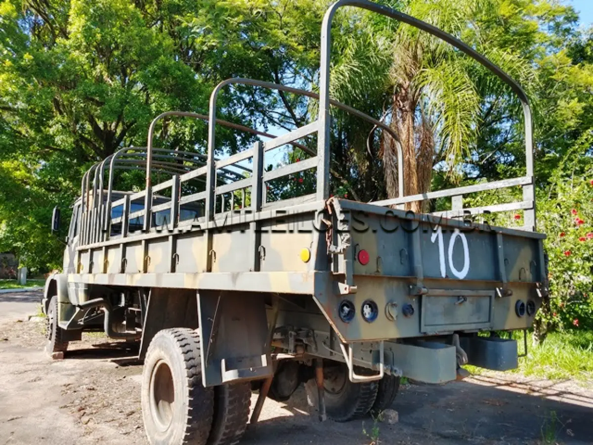 LOTE 010 - MARCA/MODELO: VTNE CAMINHÃO EMP GE LA 1418/51 5T 4X4 MERCEDES-BENZ; ANO: 1991; CHASSI: 9BM384114MB934357
PLACAS: Vtr Op; MOTOR: 37696210188212