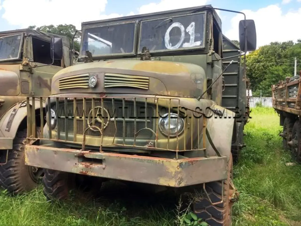 LOTE 001 - CAMINHÃO MERCEDES BENZ LG1519 5T, OD, 6X6, BOOMERANG, ANO 1975; REBOQUE CARGA EMP GE K42/63, 1T 2R GMB, ANO 1960