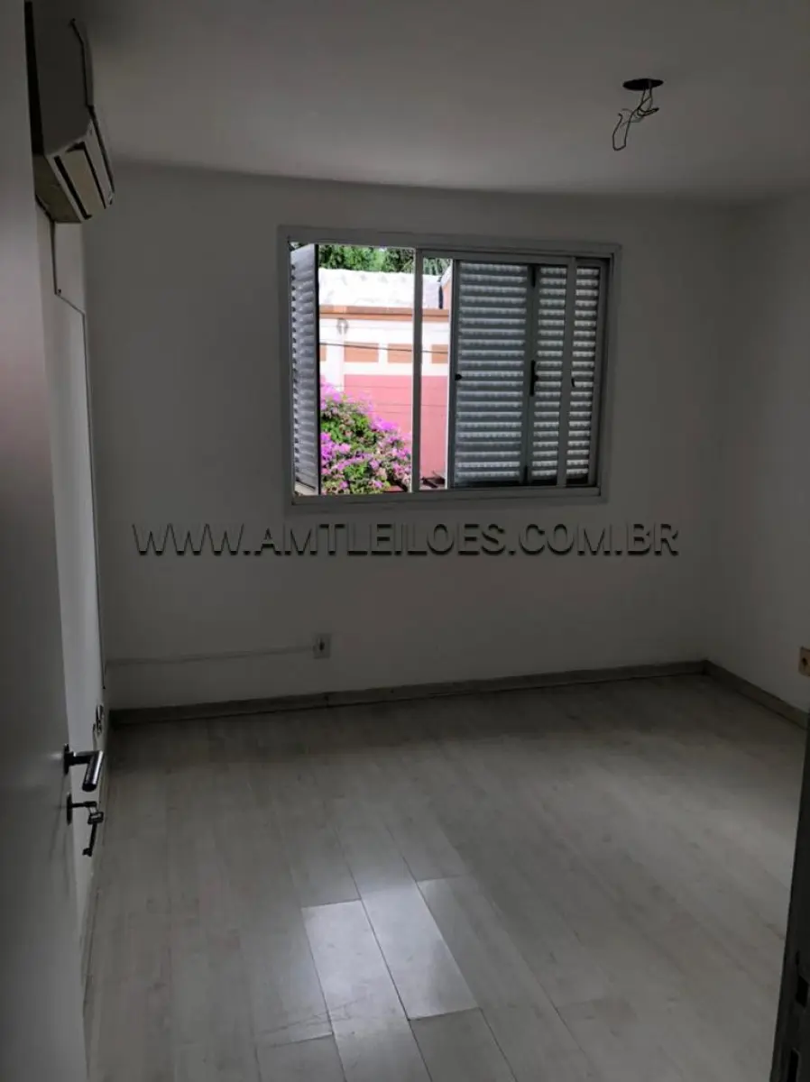 LOTE 001 - VENDA DIRETA: CASA NO CONDOMÍNIO CHÁCARA DOS CATAVENTOS