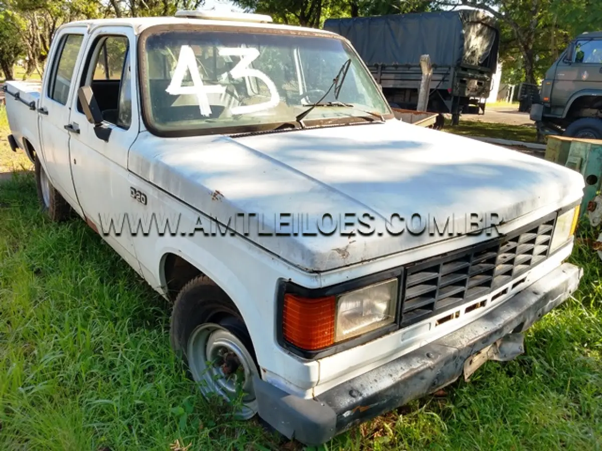 LOTE 043 - MARCA/MODELO: VIATURA DE TRANSPORTE NÃO ESPECIALIZADO/ CAMINIONETA CABINE DUPLA , CUSTON D20 . 4X4, OD
ANO: 1989 ; CHASSI: 9BG258NNKKC014288
PLACAS: IIC3394 ; MOTOR: LD8740B315593T