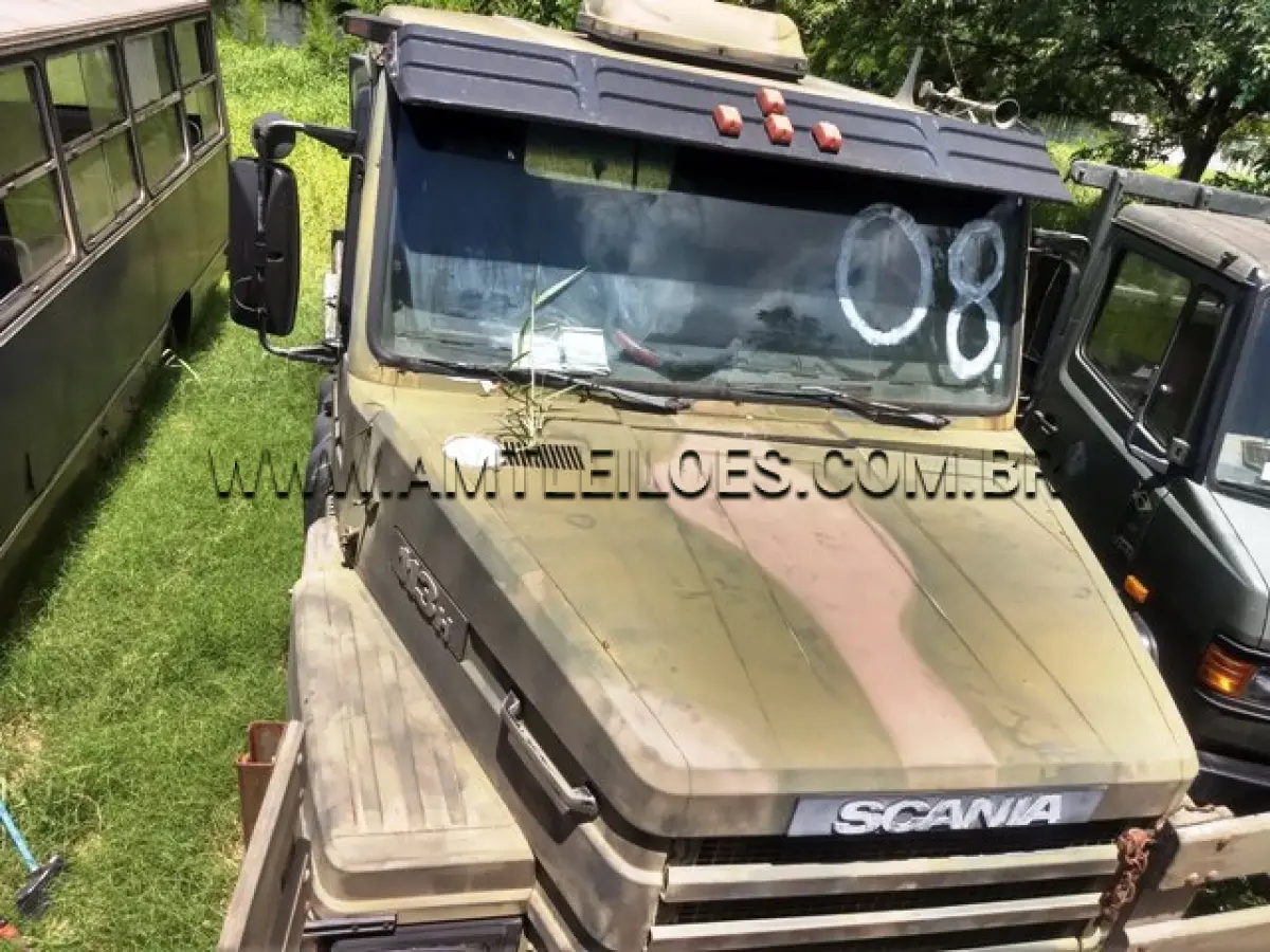 LOTE 008 - CAMINHÃO CAV MECÂNICO EMP GE T113H 80T 4X2 SCANIA, ANO 1995 ; AUTOMÓVEL FIAT UNO MILLE, ANO 1998, PLACA: GMF2253