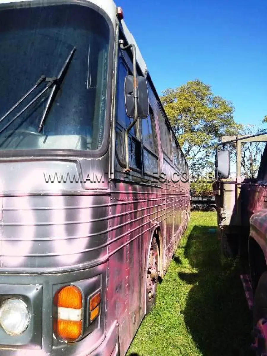 LOTE 017 - MARCA/MODELO: ONIBUS/ SCANIA K113 CL, 
46 Psg, 4 x 2 ; ANO: 1989
CHASSI: 9BSKC4X2BK3457305                                  
MOTOR: nº 3068006