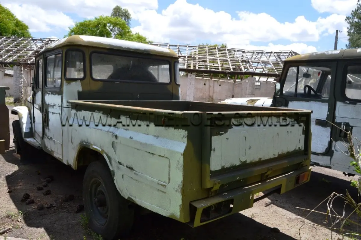 LOTE 024 - MARCA/MODELO: RÁDIO CABINE DUPLA TOYOTA BANDEIRANTE BJ55LP