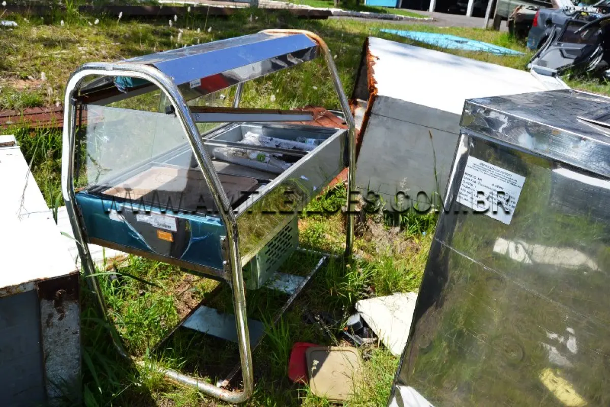 LOTE 01 - SUCATA DE FERRO COM PESO APROXIMADO DE 6.000 KG