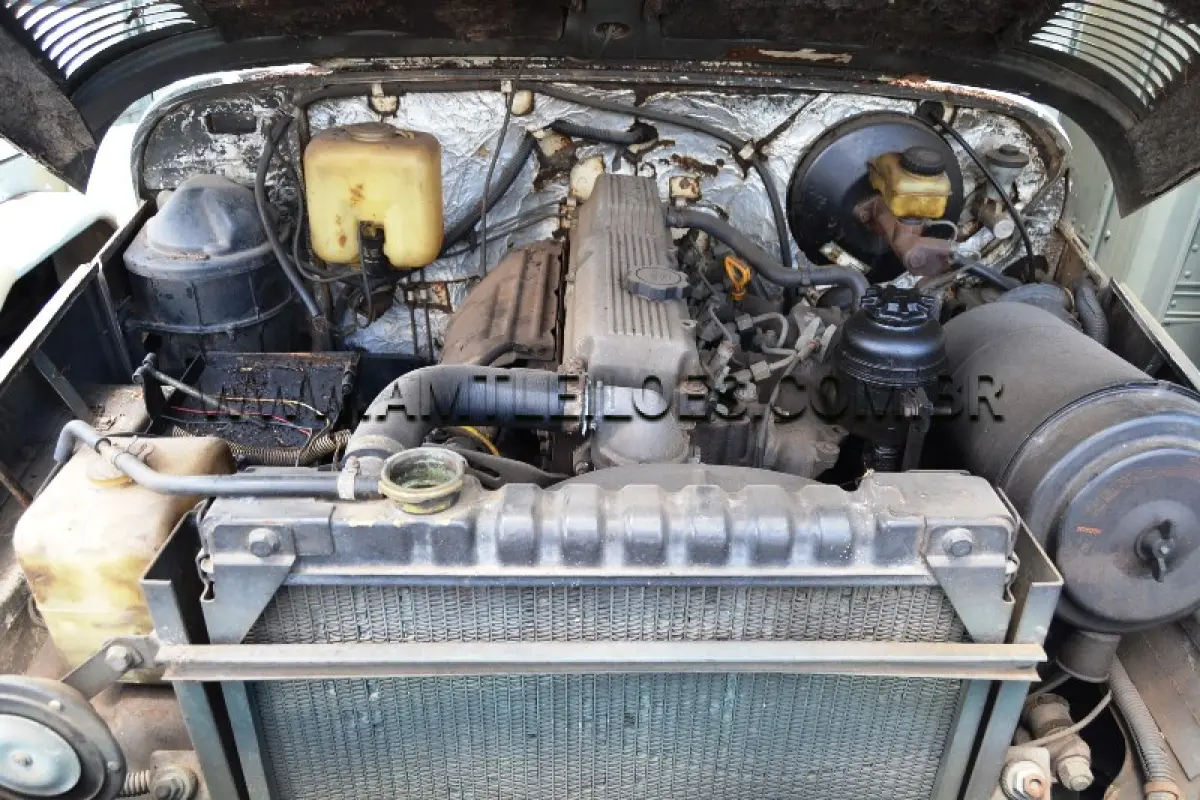 LOTE 027 - MARCA/MODELO: RÁDIO CABINE DUPLA TOYOTA BANDEIRANTE BJ55LP