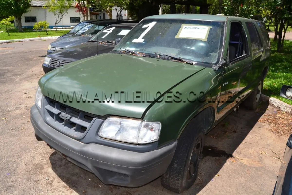 LOTE 001 - MARCA/MODELO: CAMIONETA GM BLAZER