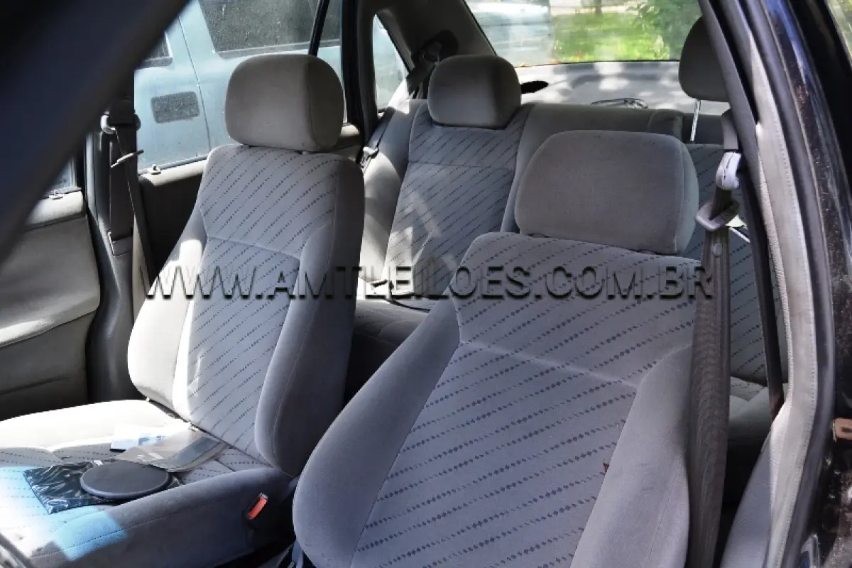 LOTE 003 - MARCA/MODELO: AUTOMÓVEL VW SANTANA 1.8 