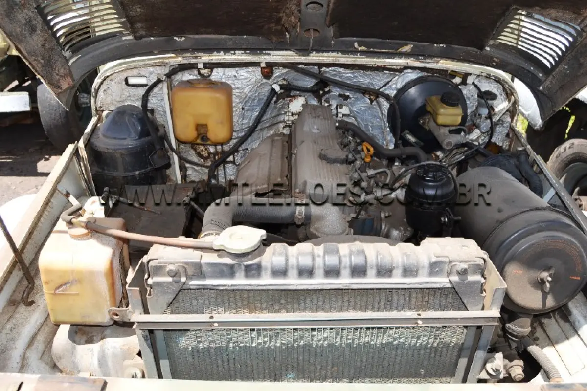 LOTE 024 - MARCA/MODELO: RÁDIO CABINE DUPLA TOYOTA BANDEIRANTE BJ55LP