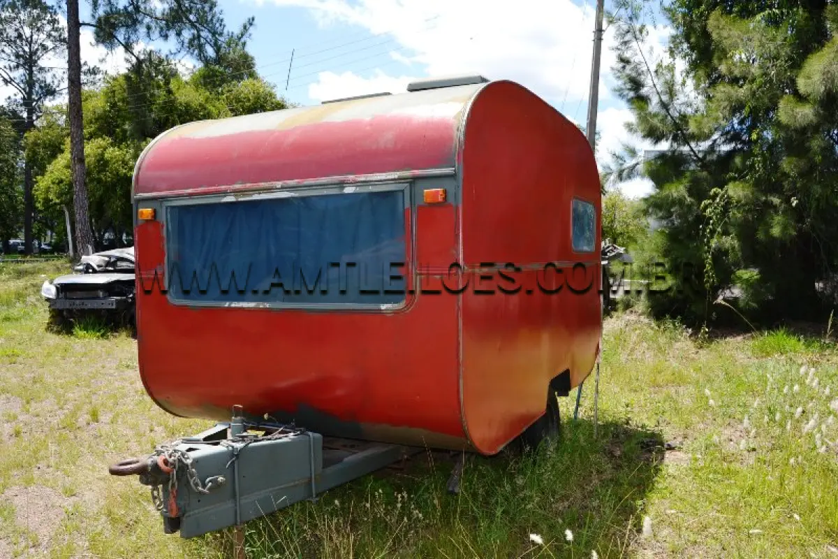 LOTE 01 - SUCATA DE FERRO COM PESO APROXIMADO DE 6.000 KG