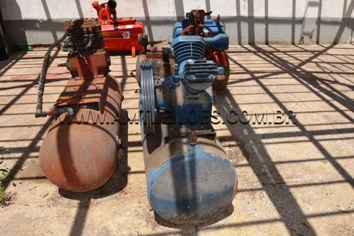 LOTE 01 - SUCATA DE FERRO COM PESO APROXIMADO DE 6.000 KG