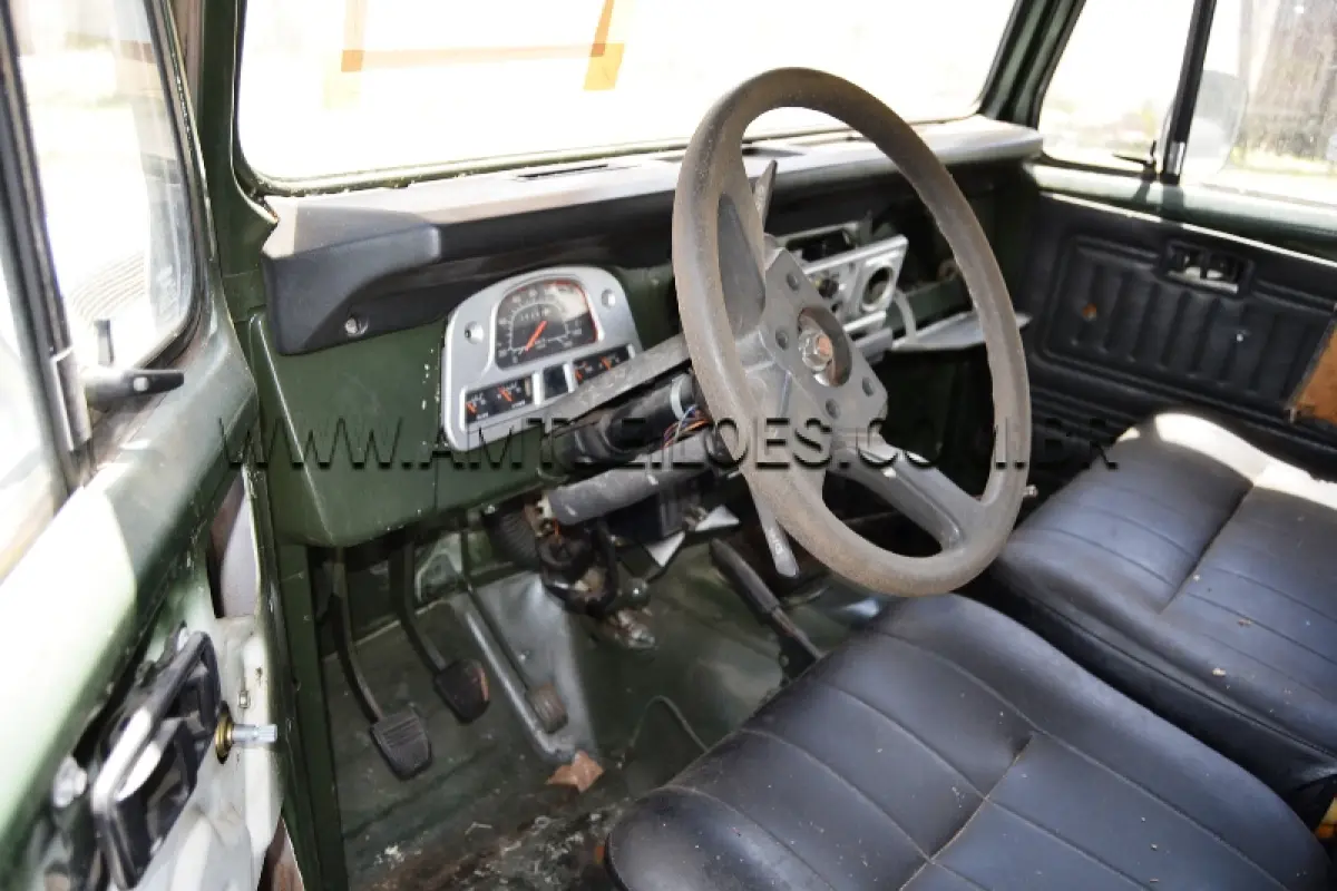 LOTE 024 - MARCA/MODELO: RÁDIO CABINE DUPLA TOYOTA BANDEIRANTE BJ55LP