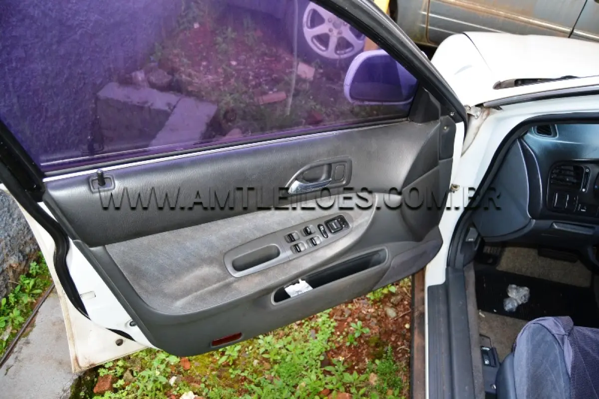 LOTE 007 - SUCATA - HONDA/ACCORD SEDÃ, Placa: ACJ228, UF: PARAGUAY Ano: 1994/ Cor: Branca, Chassi: JHMCD56200C000823.
