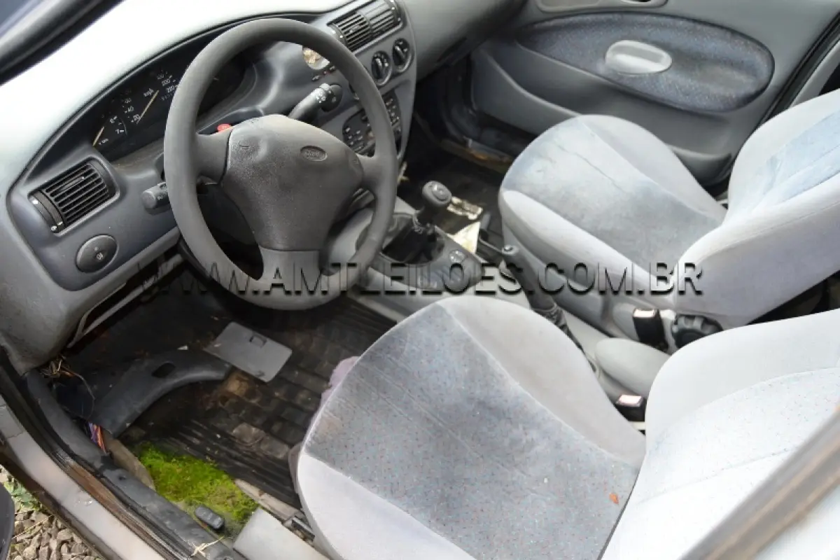 LOTE 003 - SUCATA - FORD /ESCORT GLX16VF /Ano  modelo: 1997 / Cor: PRATA